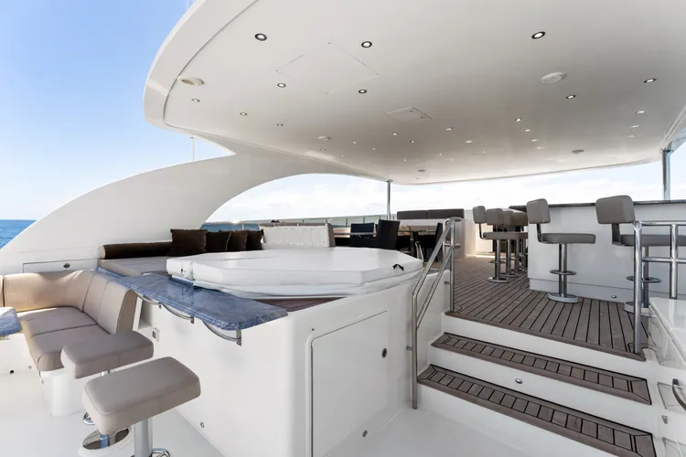 MESMERIZE yacht for sale (Hargrave Custom Yachts, 38.1m, 2013)